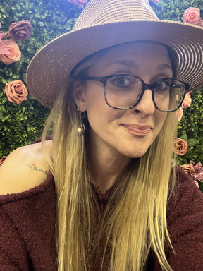 Image of Author Brittaney Carter : Water, Sun and Stories