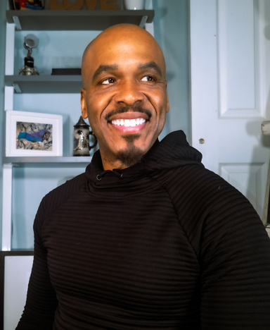 Image of Author Tondré Olé