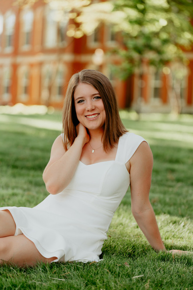 Image of Author Evie Breitbach