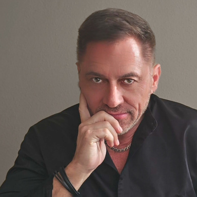 Image of Author Christopher Garrett