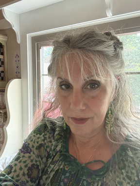 Image of Author Julie Cuccia-Watts