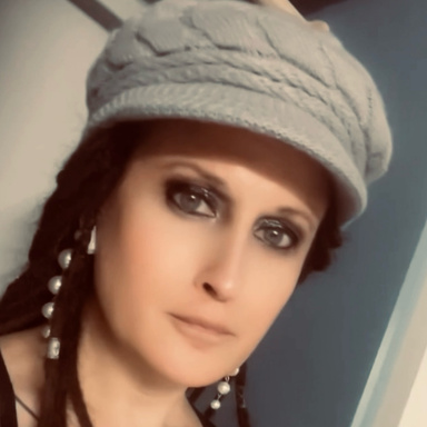 Image of Author Nike Noor