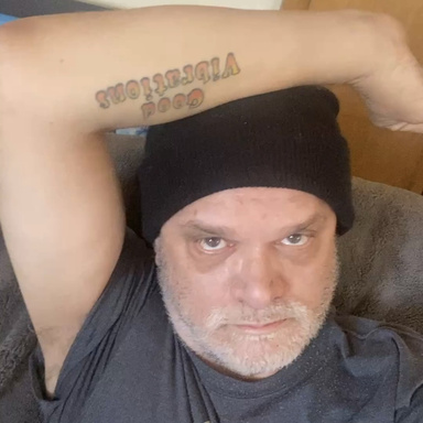 Image of Author Damien Riley