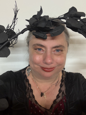 Image of Author Sophia Worden