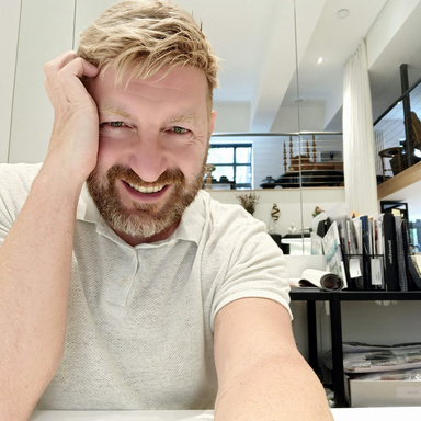 Image of Author Alex Martin
