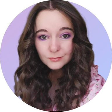 Image of Author Kayla Armstrong
