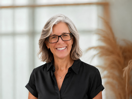 Image of Author Nicole Peterhans