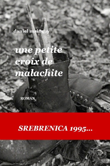 Une petite croix de malachite