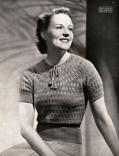 Lucy Round Yolk Pullover