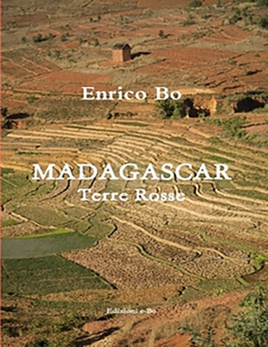MADAGASCAR   -   Terre rosse