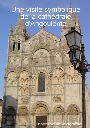 Une visite symbolique de la cathédrale d'Angoulême (noir et blanc)