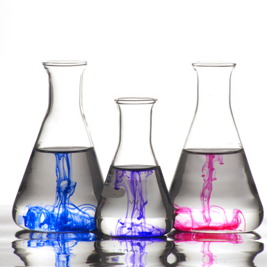 Fun, easy chemistry labs for high school and college beginners