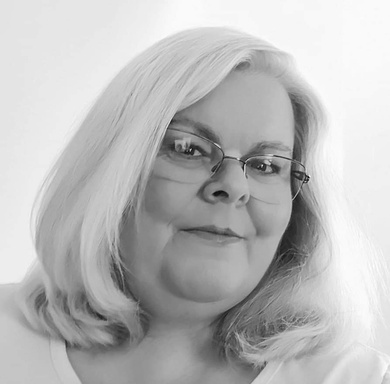 Image of Author Leslie Dobson