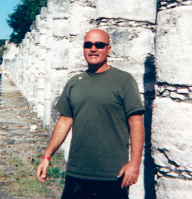 Image of Author Ernesto González