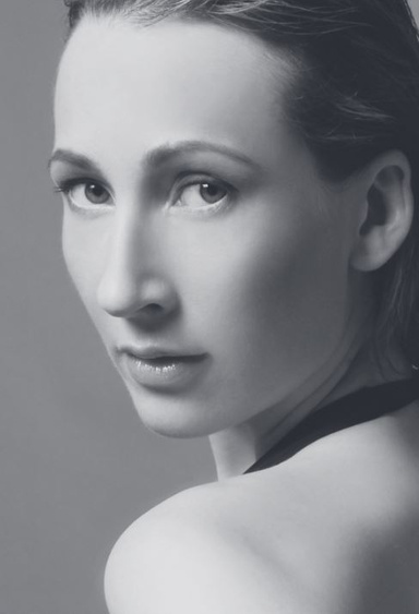 Image of Author Victoria Knowles