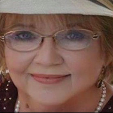 Image of Author Lena Holfve