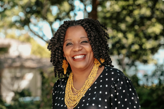 Image of Author Kinshawda Daniels