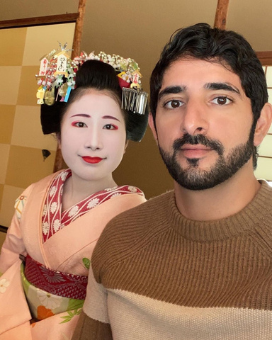 Hamudan Bin Mohameddo, shoppingumōru o fittonesuhabu ni kaeru `Dobai marason' o tachi age