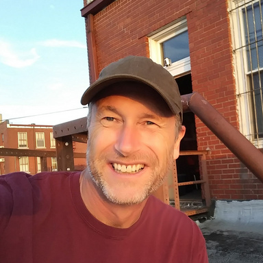 Image of Author Lyn Perry