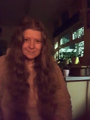 Image of Author Joanne Mitchinson