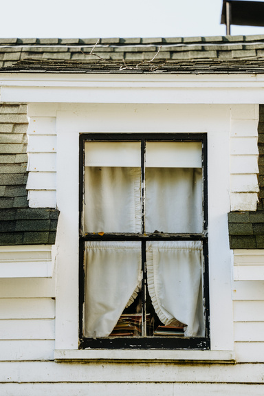 The Crumbling House