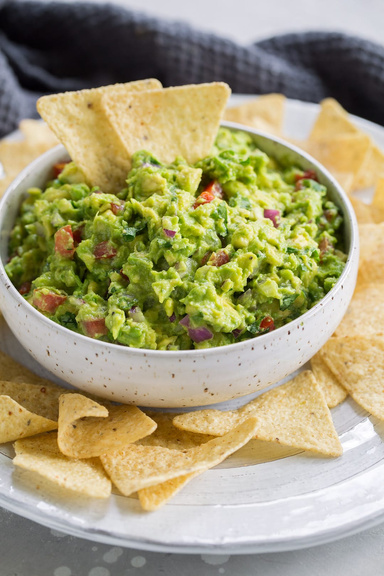 How To Make Guacamole 01239