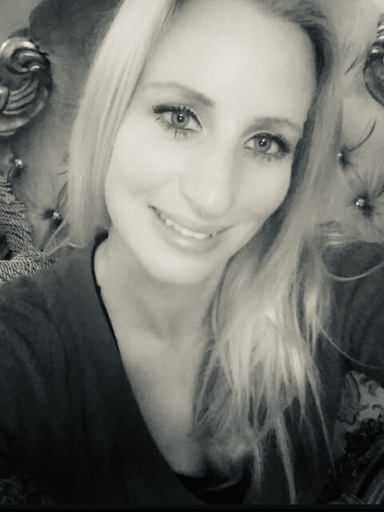 Image of Author Amanda Ventura