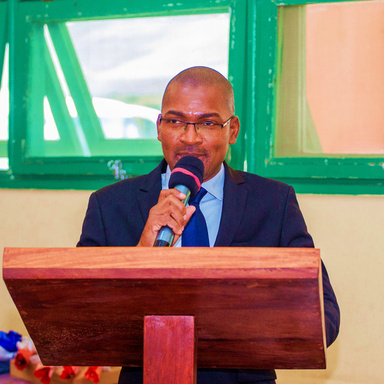 Image of Author Natan Feingold