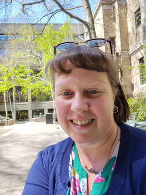 Image of Author Julie Matthews