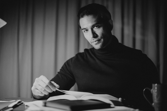 Image of Author Creativity and Controversy in the Literature of Oliver Stone