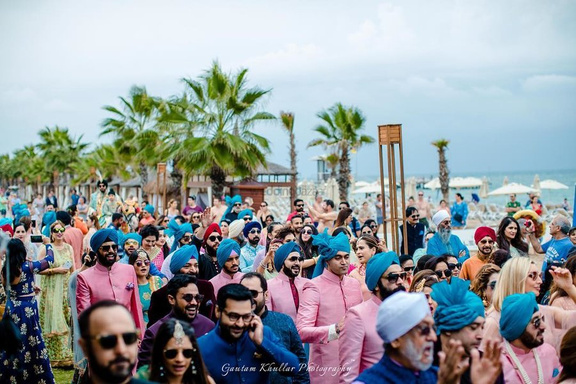 Having a Weekend Wedding? Here are the Ultimate Pros & Cons to know Beforehand!