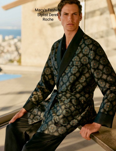 Macy's mode-stylist Derek Roche