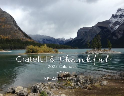 2023 Wall Calendar: Grateful & Thankful