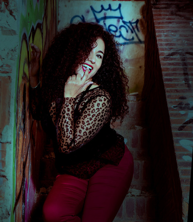 MUÉRDEME CON UN POEMA