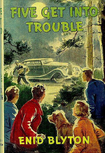 Five Get Into Trouble (Famous Five #8)