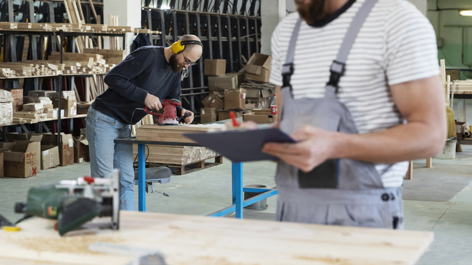 Top Material Handling Equipment in Dallas for Heavy-Duty Projects